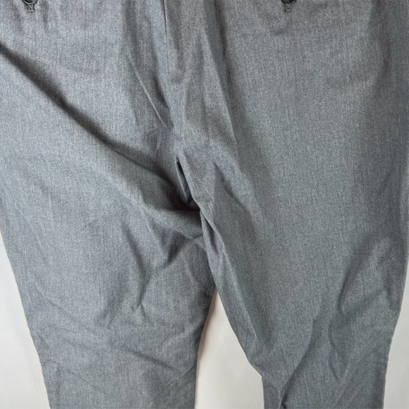 NWT: old navy Athletic Ultimate Built-In Flex Chino Pants (34 x 30) - Picture 10 of 14